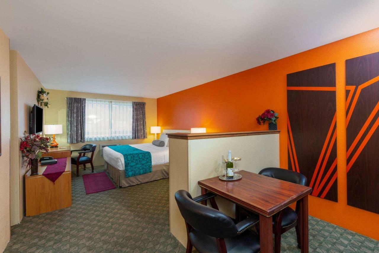 Howard Johnson By Wyndham Leavenworth Bagian luar foto